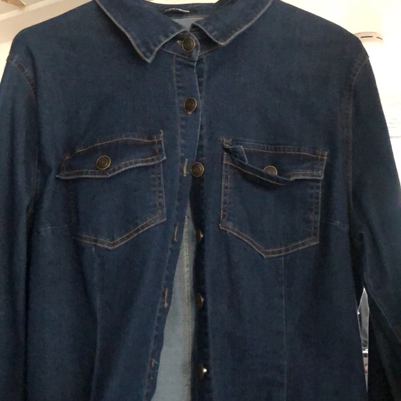 Fashion nova size 2X jean button up the front dress with tear in the thigh area - Picture 3 of 6